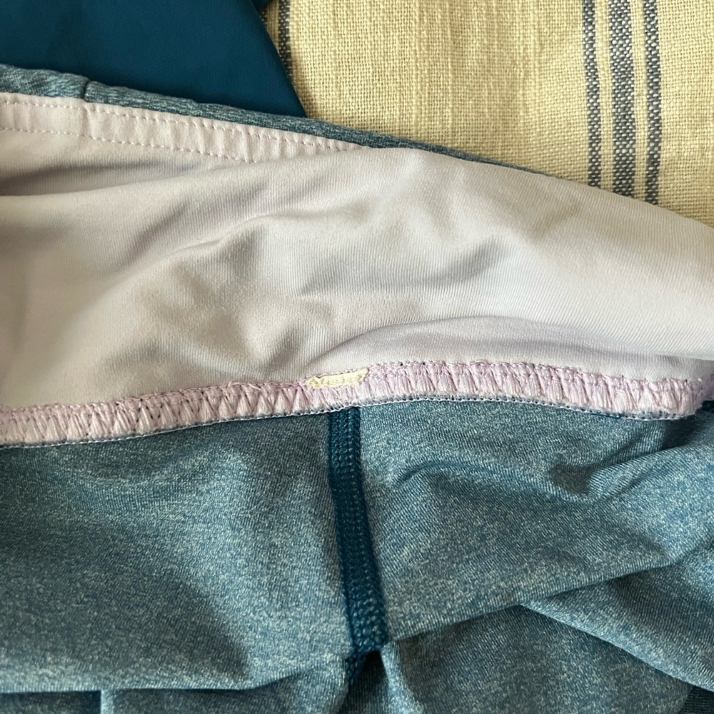 Lululemon - Picture 3 of 5